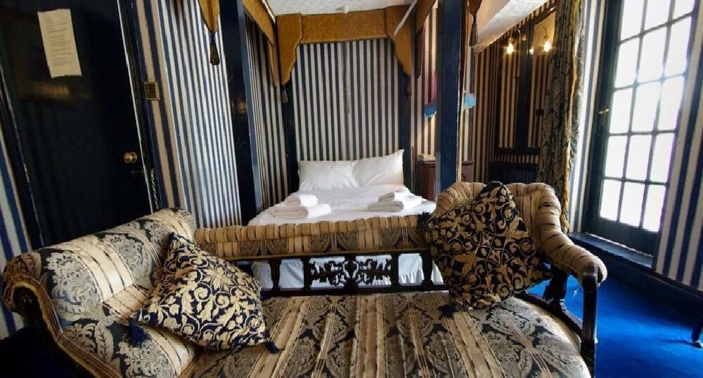 Sparkle Hotel Quinton المظهر الخارجي الصورة