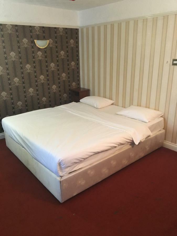 Sparkle Hotel Quinton المظهر الخارجي الصورة